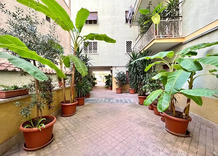 Luigi's Home, Cozy Metro San Paolo Apartament Rzym